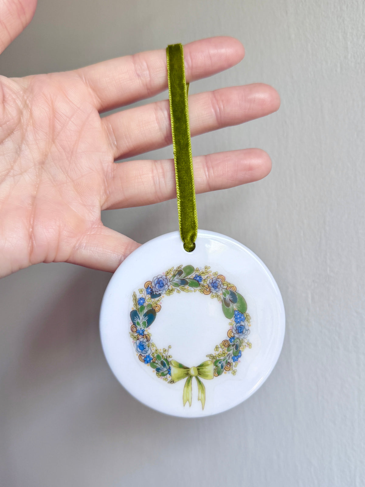 Wreath | White Ceramic Ornament with Green Velvet Tassel